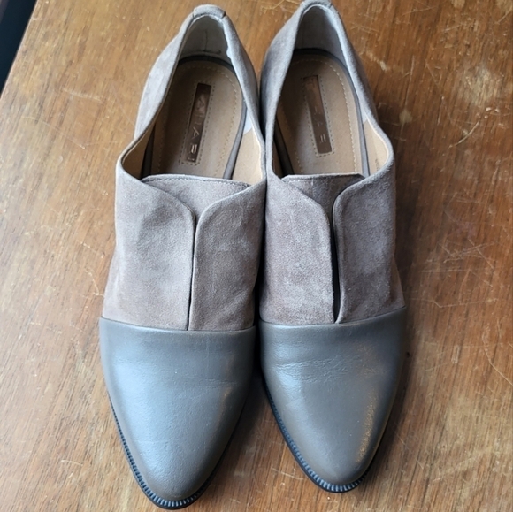 Tahari Lucy Cap Toe Suede Taupe Loafer - Picture 13 of 13